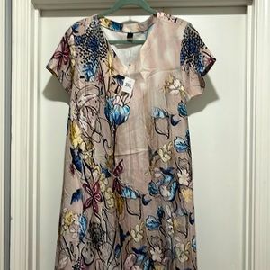 New A-line dress with V-neck, cream background and floral print size 16